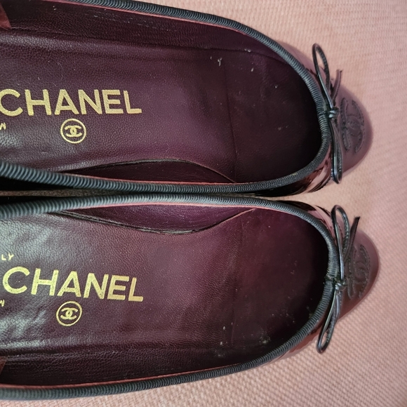 Authentic Chanel Patent Leather Ballet Flats 35 - Picture 8 of 12